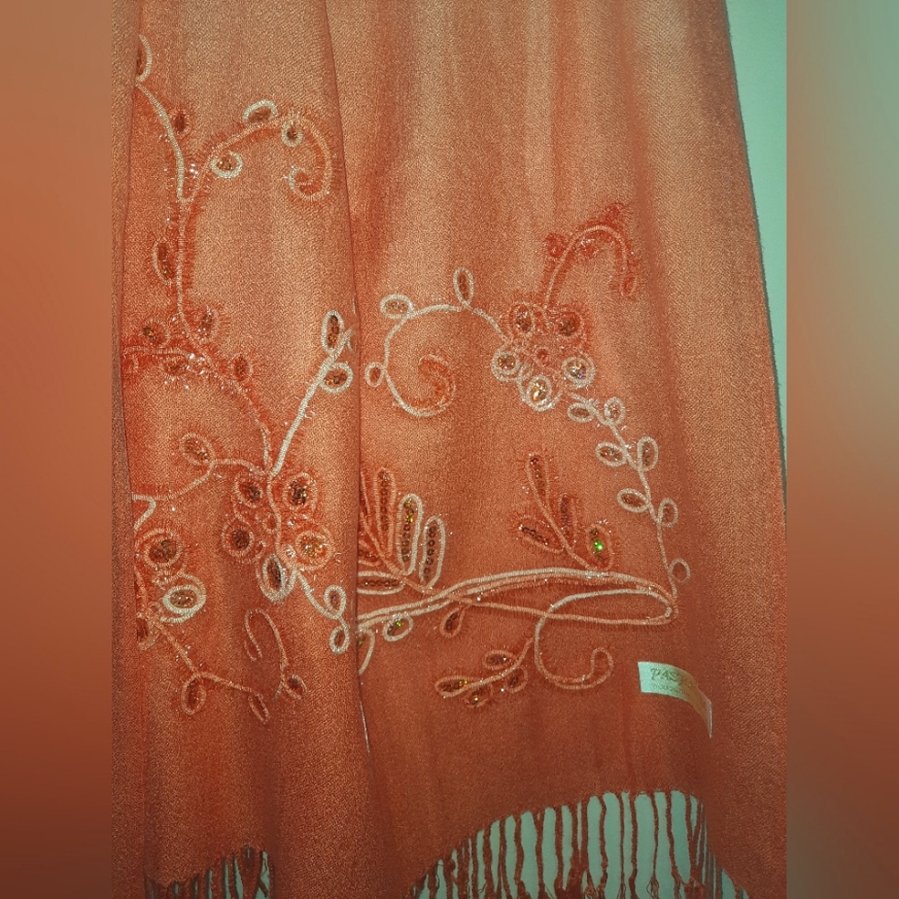 Pashmina Cashmere Scarf ๐ Peach-Orange Ombre - Picture 9 of 15